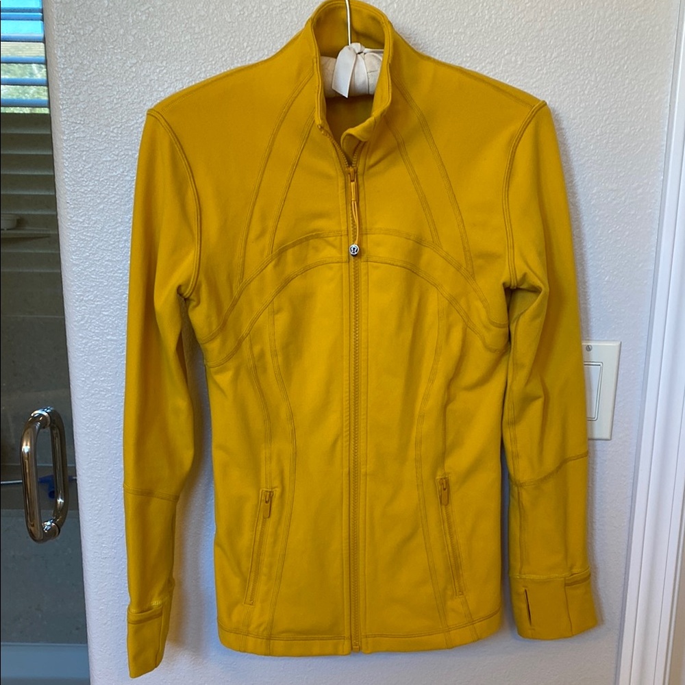 Lululemon Define Women's Jacket. Size 6.